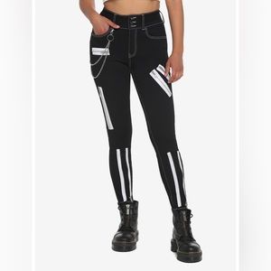 Hot Topic White Zipper Jeans